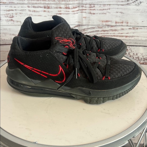 NIKE LE BRON 17 LOW BRED SHOES main image 6